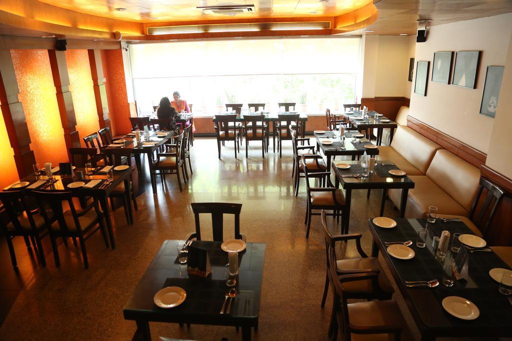 Hotel President Dehradun Bagian luar foto